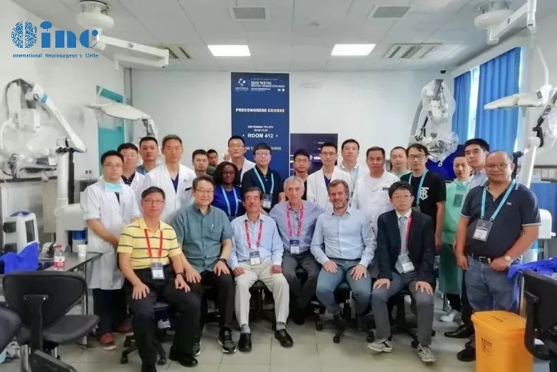 同Froelich教授参与现场指导教学的还有INC的国际儿童颅底学会主席及创始人Di Rocco教授、国际颅底外科教授Takeshi Kawase教授。