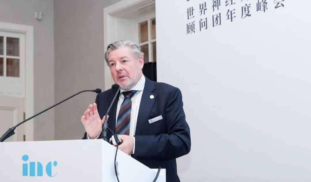 <a href='/guojizhuanjia/Bertalanffy.html' target='_blank'><u>巴特朗菲</u></a>（Helmut Bertalanffy）教授