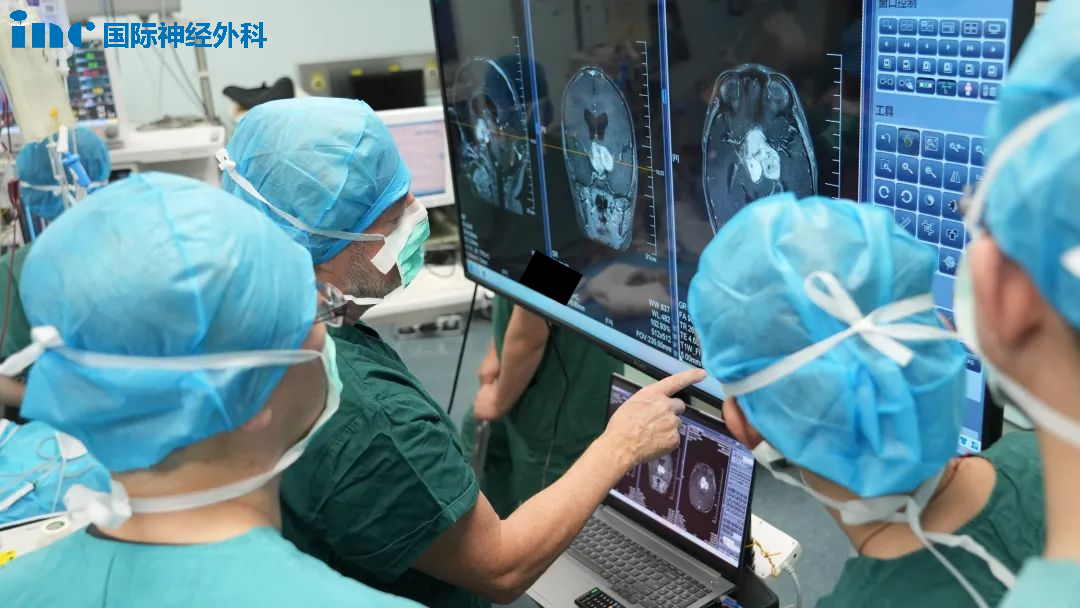 28日下午，巴教授抵达苏州大学附属儿童医院，这是他一次次奔赴守护生命的战场。