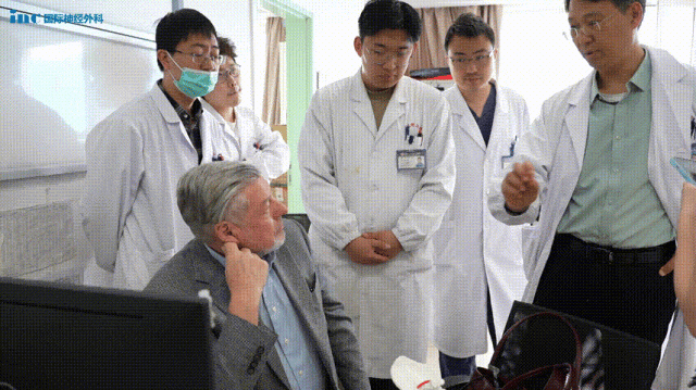 德国巴特朗菲教授目前正在苏州大学附属第二医院进行示范手术