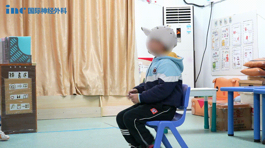 淼淼在幼儿园当小老师