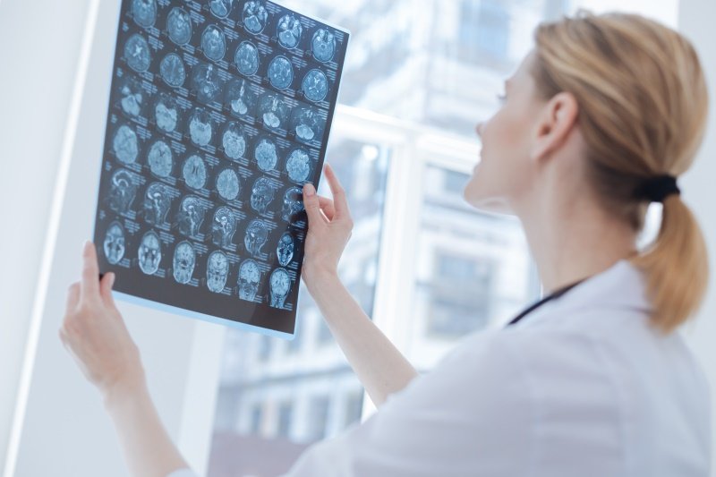 囊性颅咽管瘤特点：病理机制、影像表现与临床特征解析