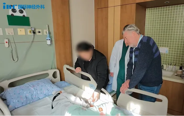 脑干丘脑胶质瘤手术成功案例：7岁患儿术后重返校园