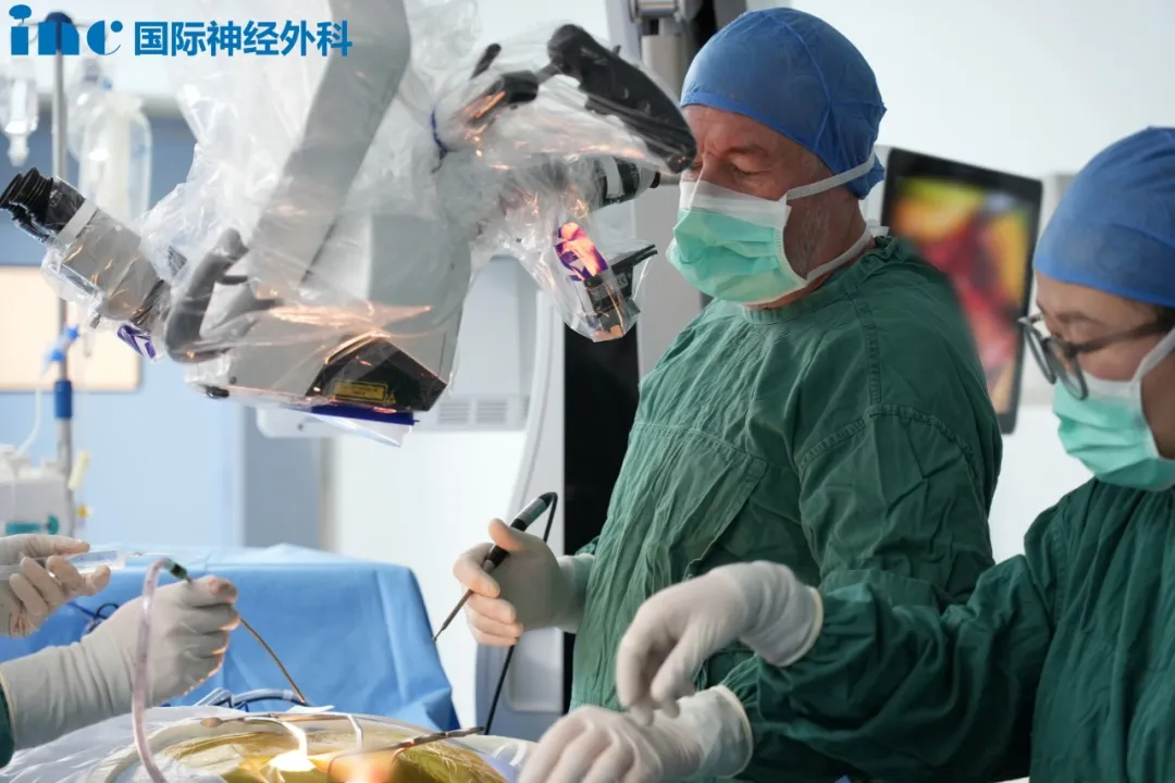 当面对各种神经外科疾病难题时，巴教授“只道是寻常”。