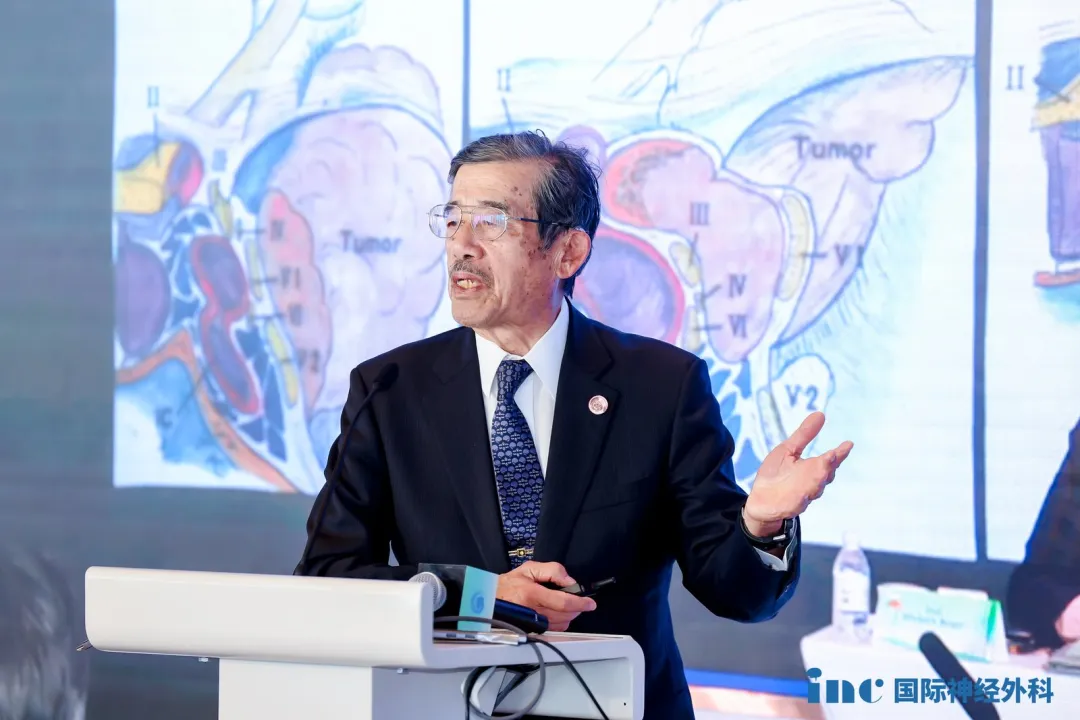 Kawase教授连续8年任职世界神经外科联合会（WFNS）颅底委员会主席，连续3年担任WFNS主席，为国际神经外科的进步与发展做出了突出贡献。