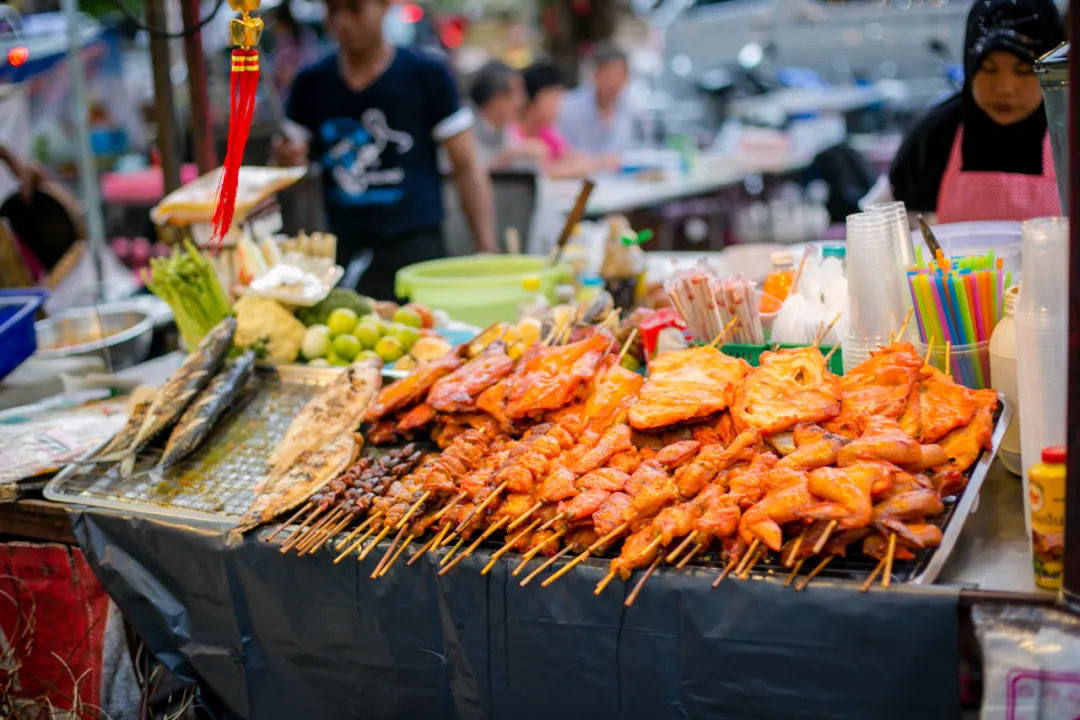 为保护孩子脆弱的身体状态，在治疗期间，家长需要尤其注意食品安全问题，有“三不吃”原则