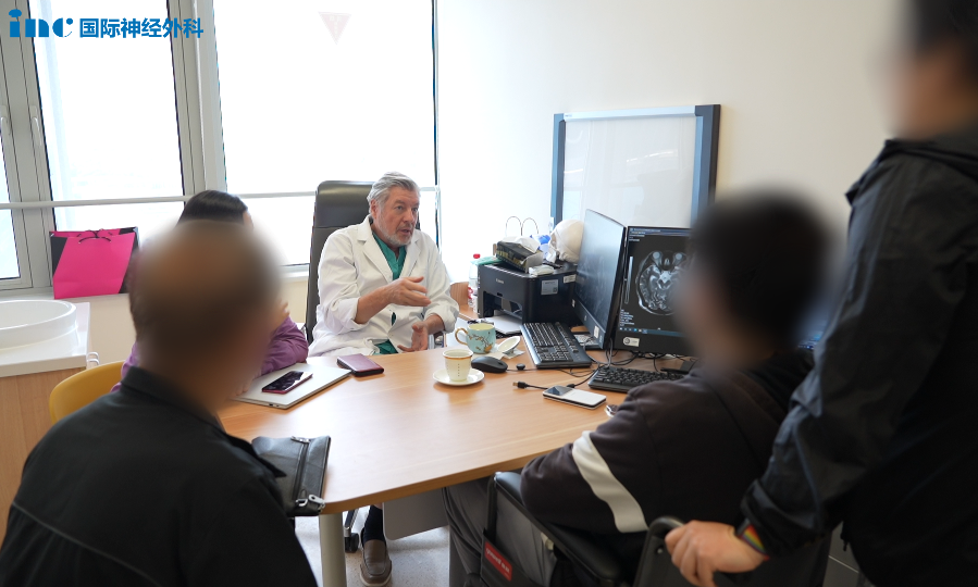 疤痕的形成实际上阻碍了一个好的手术，这使得手术更困难，更危险，甚至有时阻碍完全切除病变。