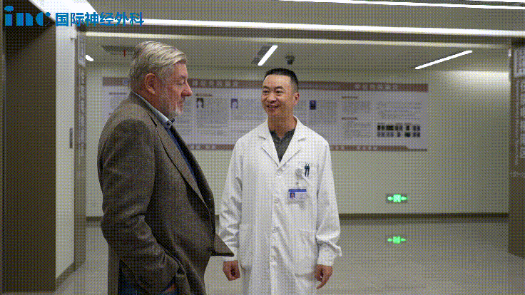 巴特朗菲教授步履匆匆,往返于苏州大学附属儿童医院、苏州大学附属第四医院这两所公立医院之间