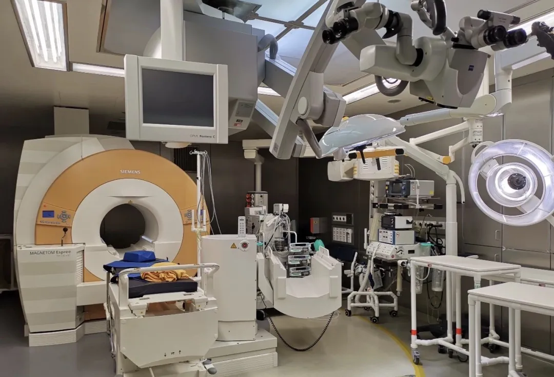 德国INI术中磁共振复合手术室