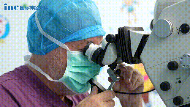 这位国际神外大咖已在中国完成200余台疑难手术交流。