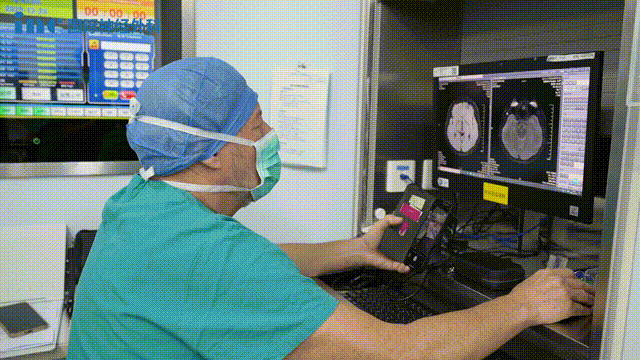 老患者脑干术后2年被赞“不能更好”，又一新患者顺利手术！