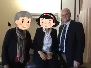 她坚强地再次学会走路,还跟普通人一样顺利毕业,我太为她骄傲了!