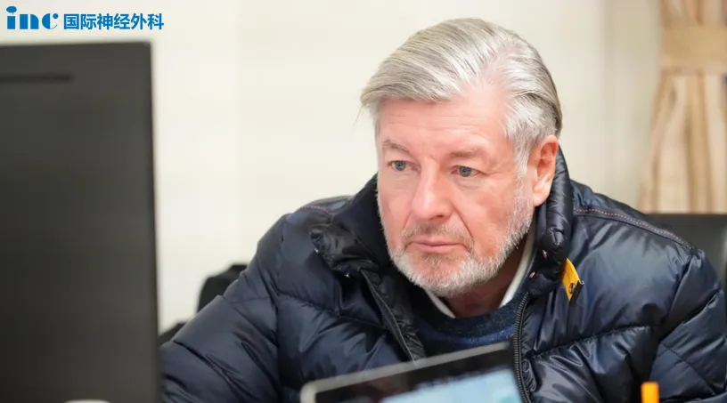 出血期手术风险很大,可是我儿子等不了了,最后他给我推荐了巴特朗菲教授