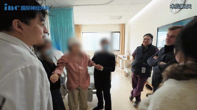 在ICU只观察了4个小时，我就转回了普通病房。