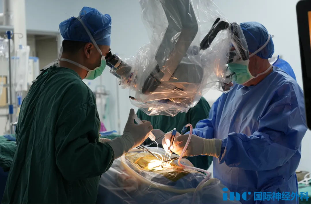 "能保守就保守"——这是大多数脑干海绵状血管瘤患者听到的建议。