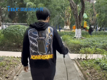 基底节巨大肿瘤全切后近5年，他健康、求学、运动，与常人无异！