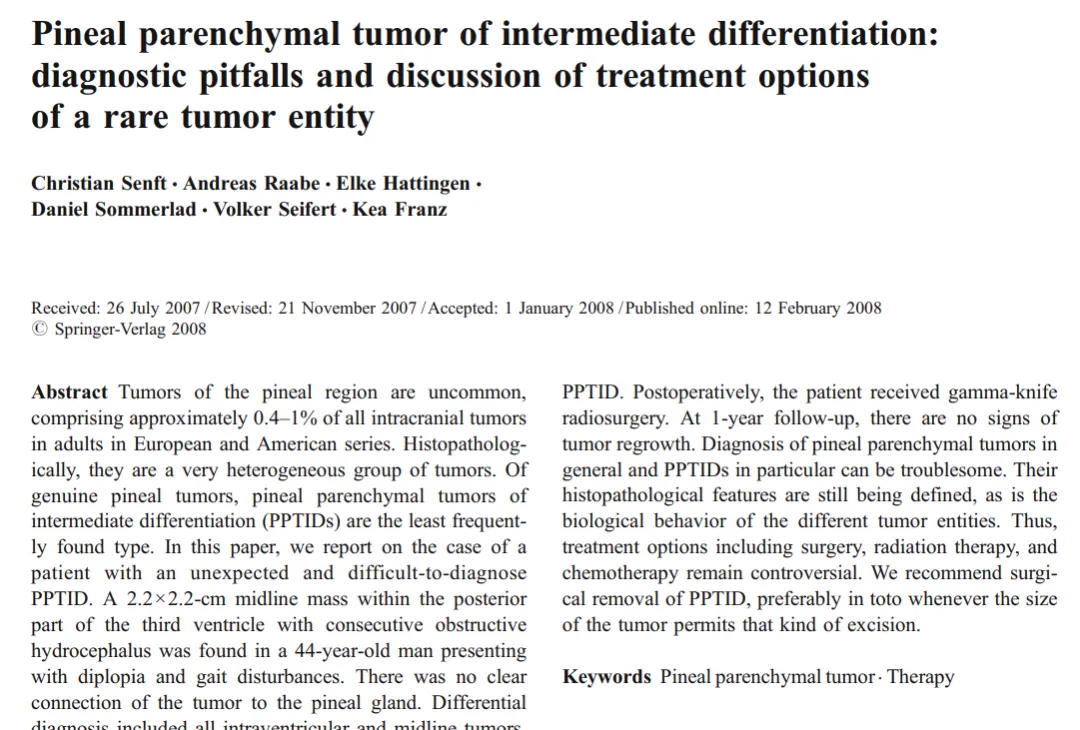 中间分化型松果体实质肿瘤的预后与松果体细胞瘤相似，因此我们主张采用相似的治疗方案。如果可行，应尽可能最大范围切除肿瘤，并密切随访患者病情。术后任何残留肿瘤或肿瘤复发都应进行辅助放疗。