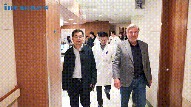 年轻医生跟台学习,直呼:“原来手术还能这么做!”