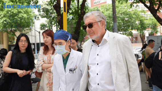 巴特朗菲教授中山大学附属第一医院的示范手术